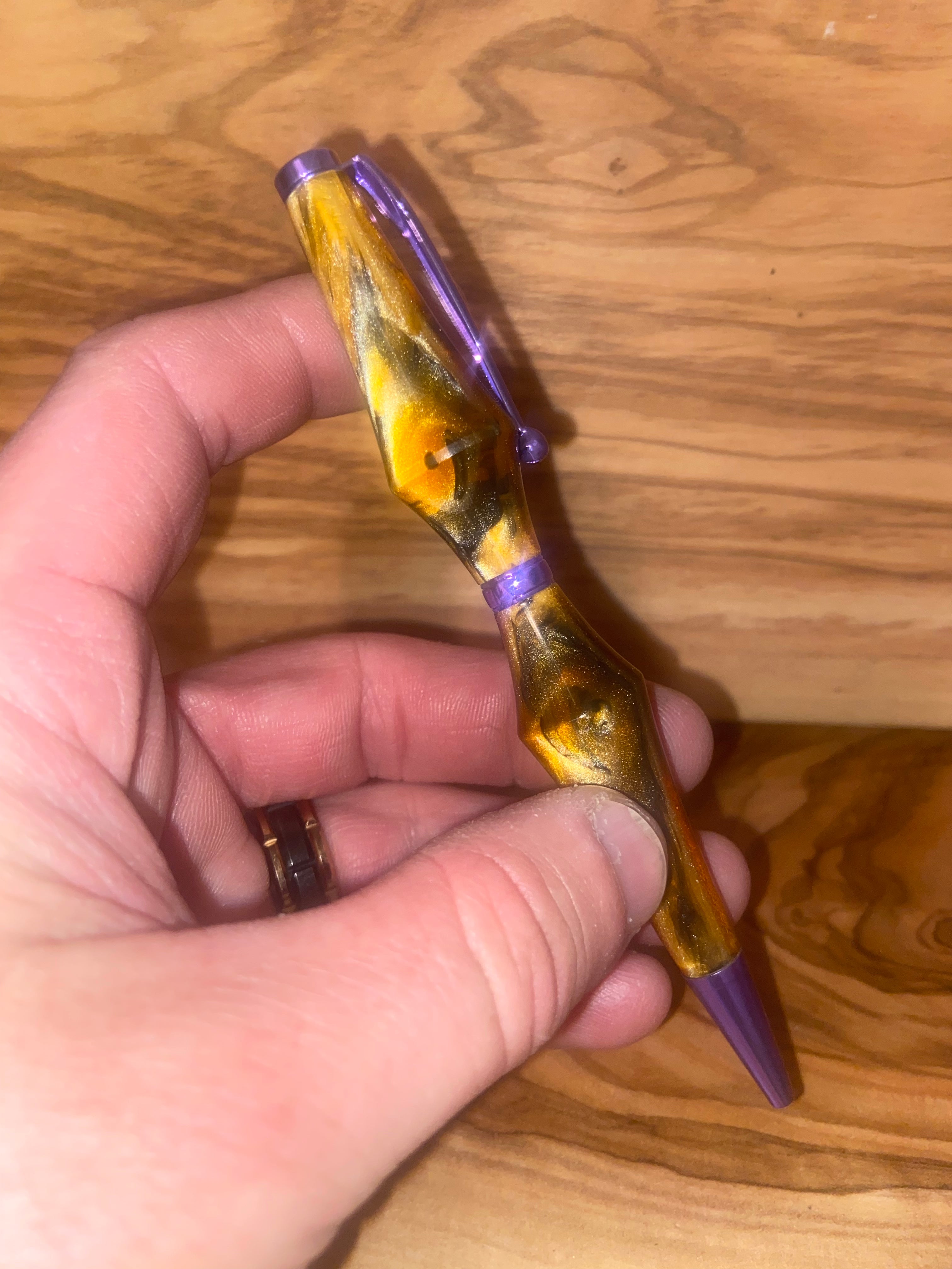 Honey Lavender Slim Twist Pen